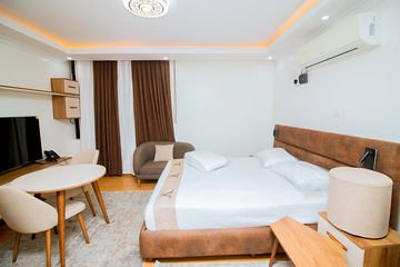 Deluxe One-Bedroom